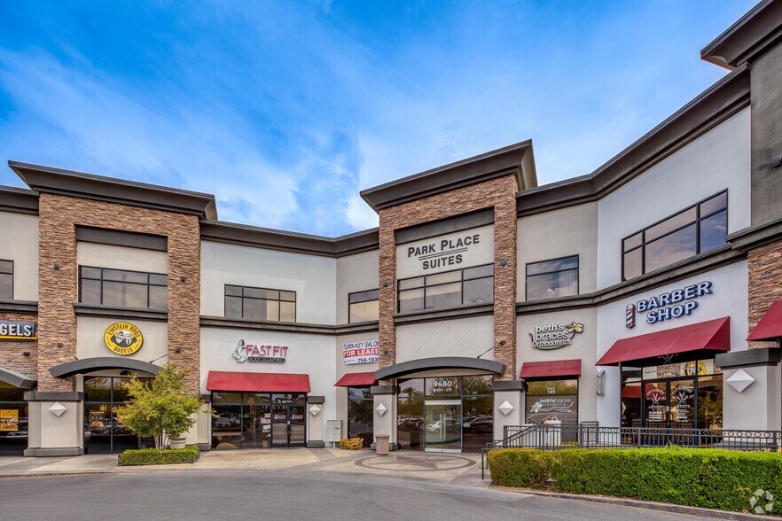 9480 S Eastern Ave, Las Vegas, NV à louer - Photo de l’immeuble – Image 1 sur 23