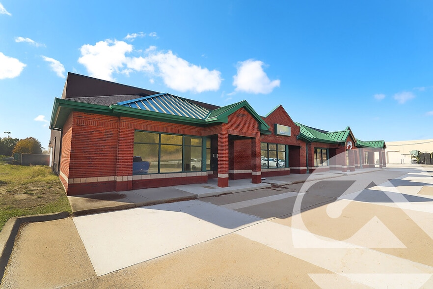 10113-10115 Marine City Hwy, Ira Township, MI à louer - Photo principale – Image 1 sur 1