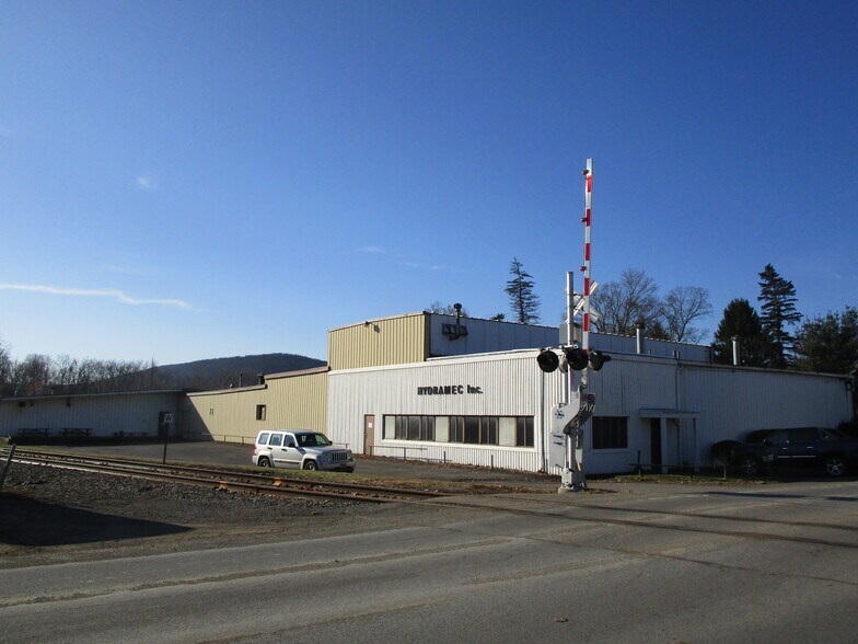 4393 River St, Scio, NY à louer - Photo principale – Image 1 sur 15