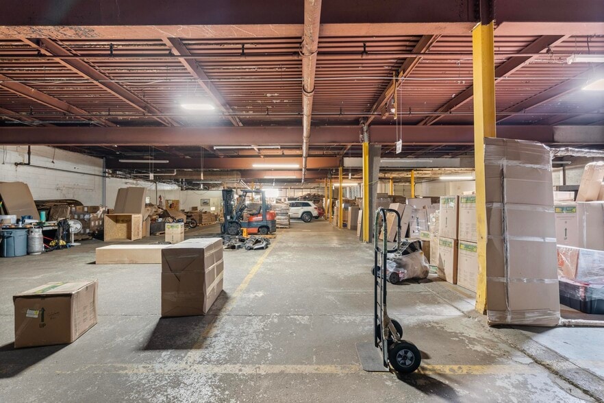 417-433 Myrtle Ave, Bridgeport, CT à vendre - Photo intérieure – Image 2 sur 22