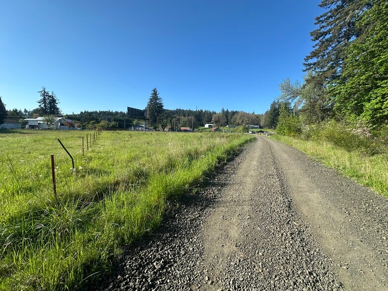 26003 Salmon River Hwy, Willamina, OR à vendre - Photo de l’immeuble – Image 2 sur 4