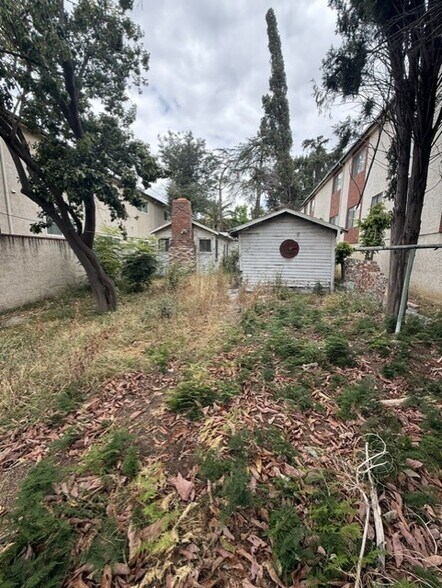 482 E Santa Anita Ave, Burbank, CA à vendre - Photo de l’immeuble – Image 2 sur 2