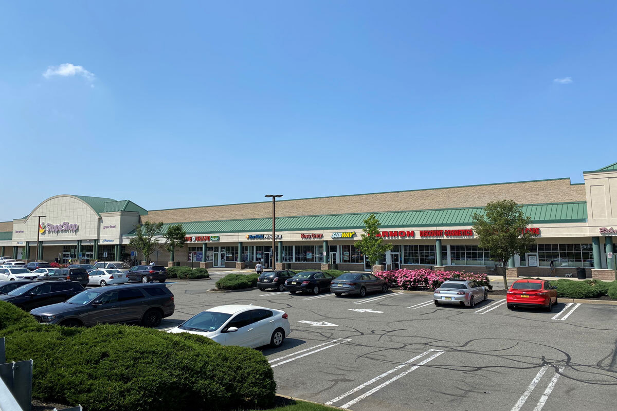 675 Paterson Ave, Carlstadt, NJ à louer Photo de l’immeuble– Image 1 sur 1