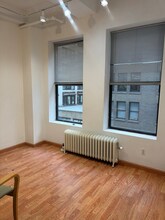 237 W 37th St, New York, NY à louer Photo intérieure– Image 1 sur 3