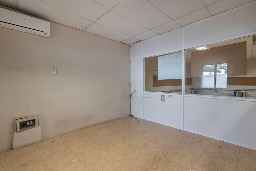 Local commercial dans Granada à louer - Photo intérieure – Image 2 sur 20