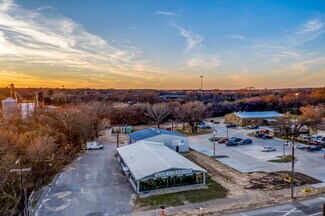 Plus de détails pour 501 N Main St, Weatherford, TX - Local commercial à vendre