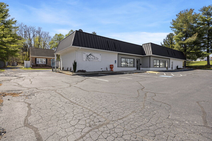 2503 Jefferson Hwy, Waynesboro, VA à vendre - Photo de l’immeuble – Image 2 sur 57