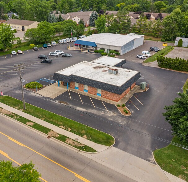 58765 Van Dyke Ave, Washington, MI à louer - Photo de l’immeuble – Image 2 sur 8
