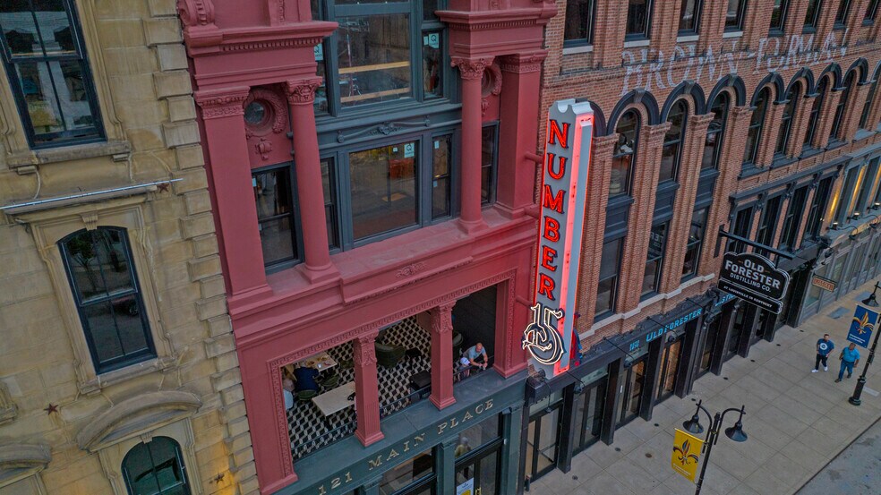 121 W Main St, Louisville, KY à louer - Photo de l’immeuble – Image 3 sur 10