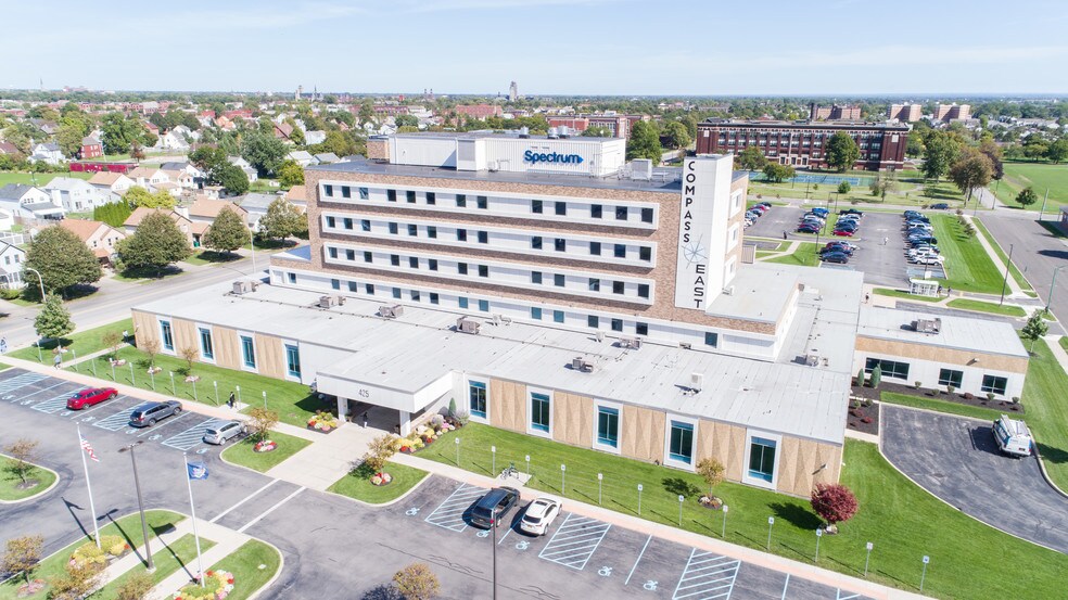 425 Michigan Ave, Buffalo, NY à louer - Photo de l’immeuble – Image 1 sur 19