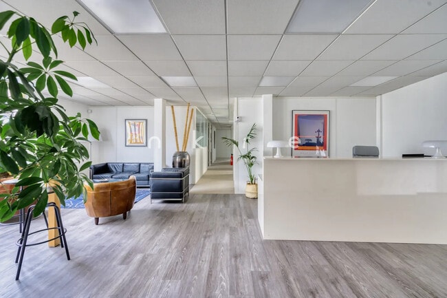 Plus de détails pour Bureau à louer