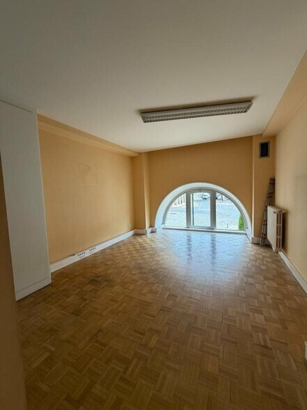 Local commercial dans Reims à vendre - Photo intérieure – Image 2 sur 12