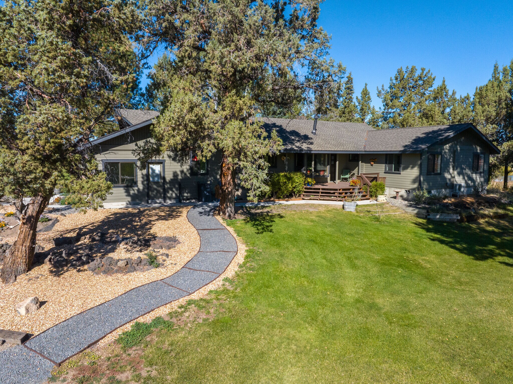 61212 Obernolte Rd, Bend, OR à vendre Photo principale– Image 1 sur 43