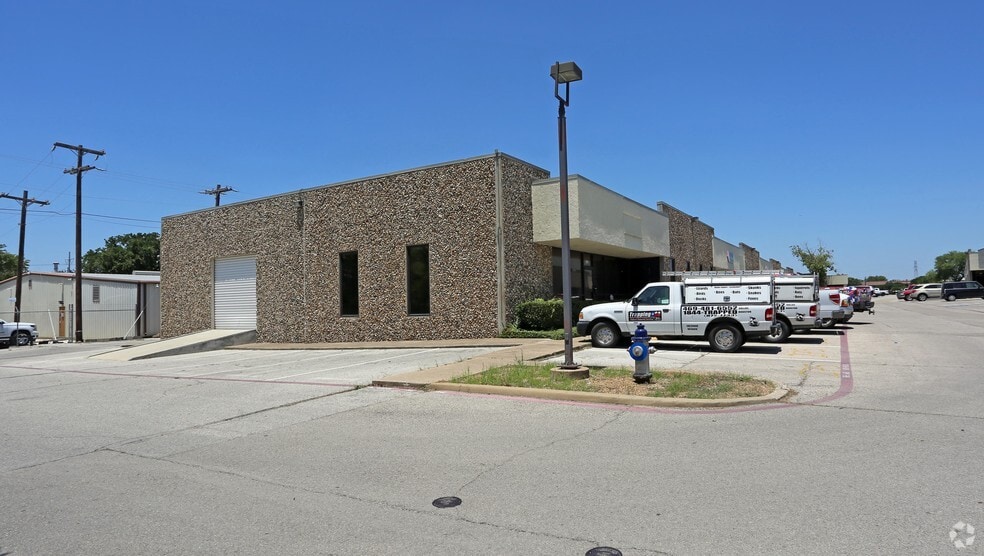 2636 Walnut Hill Ln, Dallas, TX à louer - Photo de l’immeuble – Image 3 sur 22