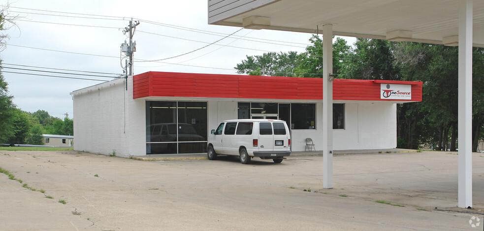 1224 S Kansas Ave, Topeka, KS à louer - Photo de l’immeuble – Image 3 sur 5