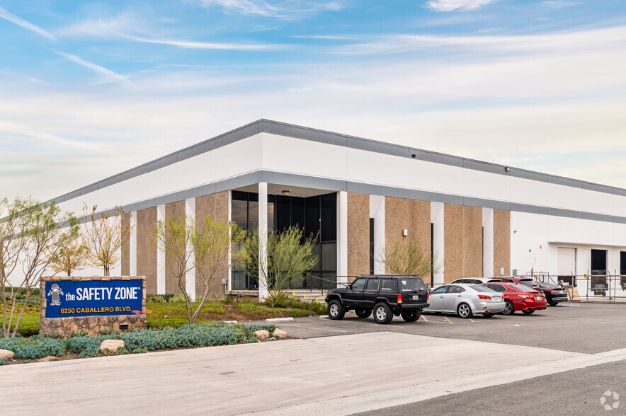 6250 Caballero Blvd, Buena Park, CA à louer - Photo de l’immeuble – Image 1 sur 5