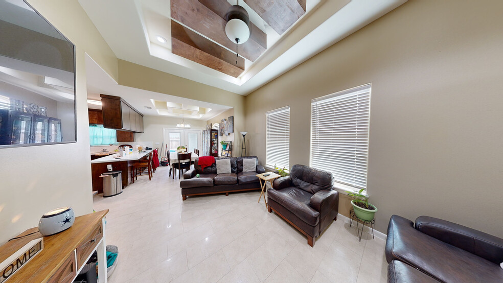 2413 N Mojave, Edinburg, TX à vendre - Numérisation 3D Matterport – Image 2 sur 31