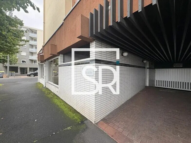 Bureau dans Clermont-Ferrand à vendre - Photo de l’immeuble – Image 1 sur 10