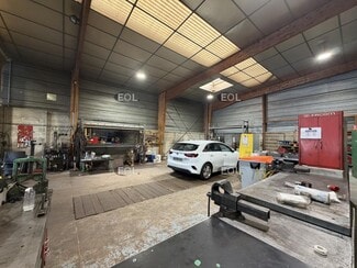 Plus de détails pour Local d’activités à vendre