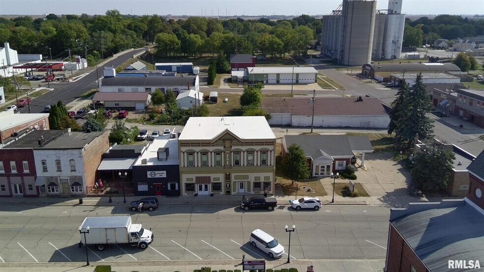 412-414 Locust St, Delavan, IL à vendre - Photo de l’immeuble – Image 3 sur 16