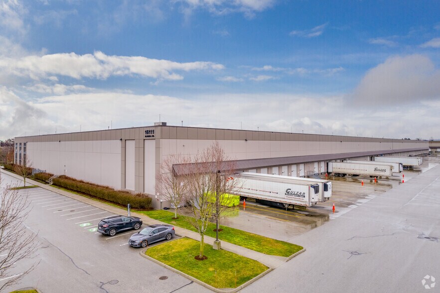 16111 Blundell Rd, Richmond, BC à louer - Photo de l’immeuble – Image 2 sur 4