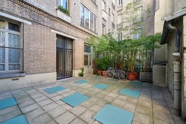 5 Rue Bouchardon, Paris à vendre - Photo de l’immeuble – Image 2 sur 9