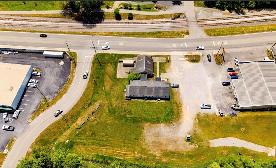 347 Thompson Rd, Pikeville, KY à vendre - Photo de l’immeuble – Image 2 sur 12