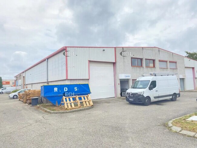 Plus de détails pour Local d'activités à louer