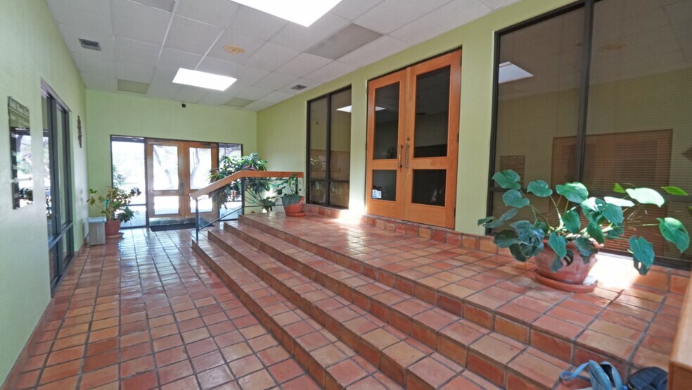 16410 Blanco Rd, San Antonio, TX à louer - Hall d’entrée – Image 3 sur 8
