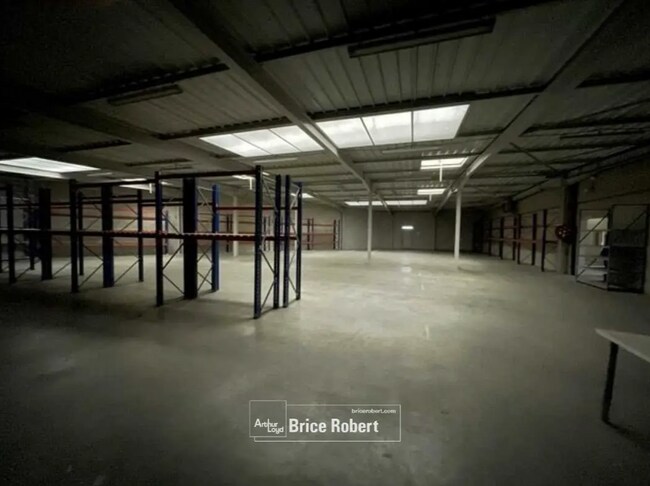 Plus de détails pour 53 Rue Louis Pradel, Corbas - Local d’activités à vendre