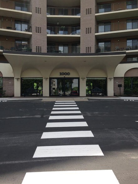 1000 Valley Forge Cir, King Of Prussia, PA à louer - Photo de l’immeuble – Image 3 sur 5