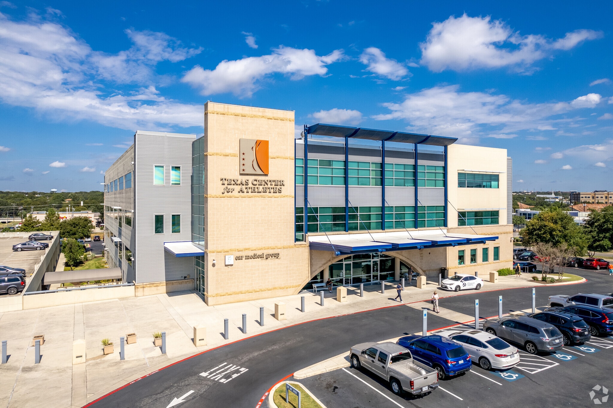 21 Spurs Ln, San Antonio, TX à louer Photo principale– Image 1 sur 5