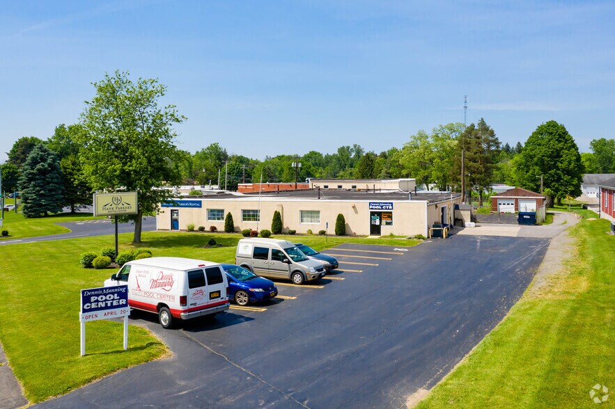 540 Whitney Rd, Fairport, NY à louer - Photo de l’immeuble – Image 3 sur 4
