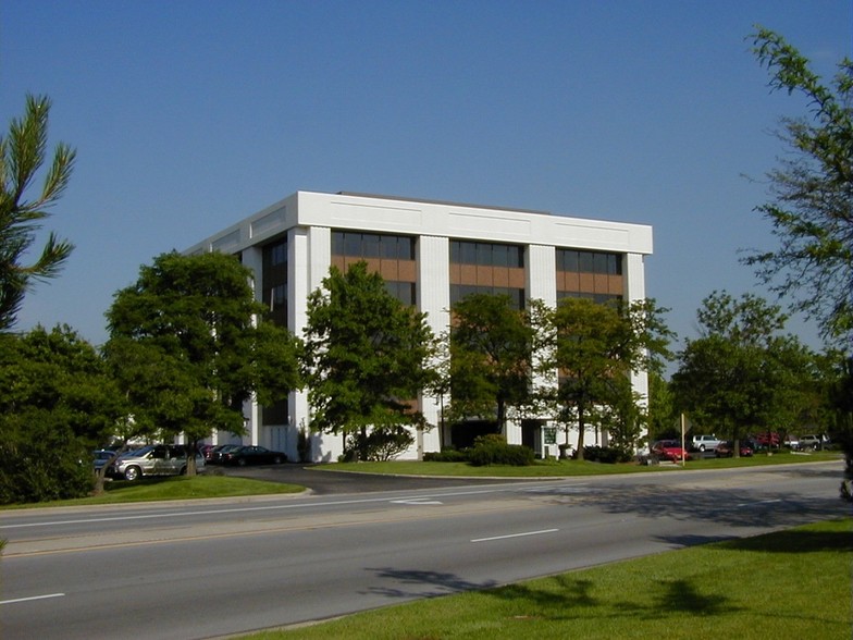 1000 Skokie Blvd, Wilmette, IL à louer - Photo de l’immeuble – Image 1 sur 2