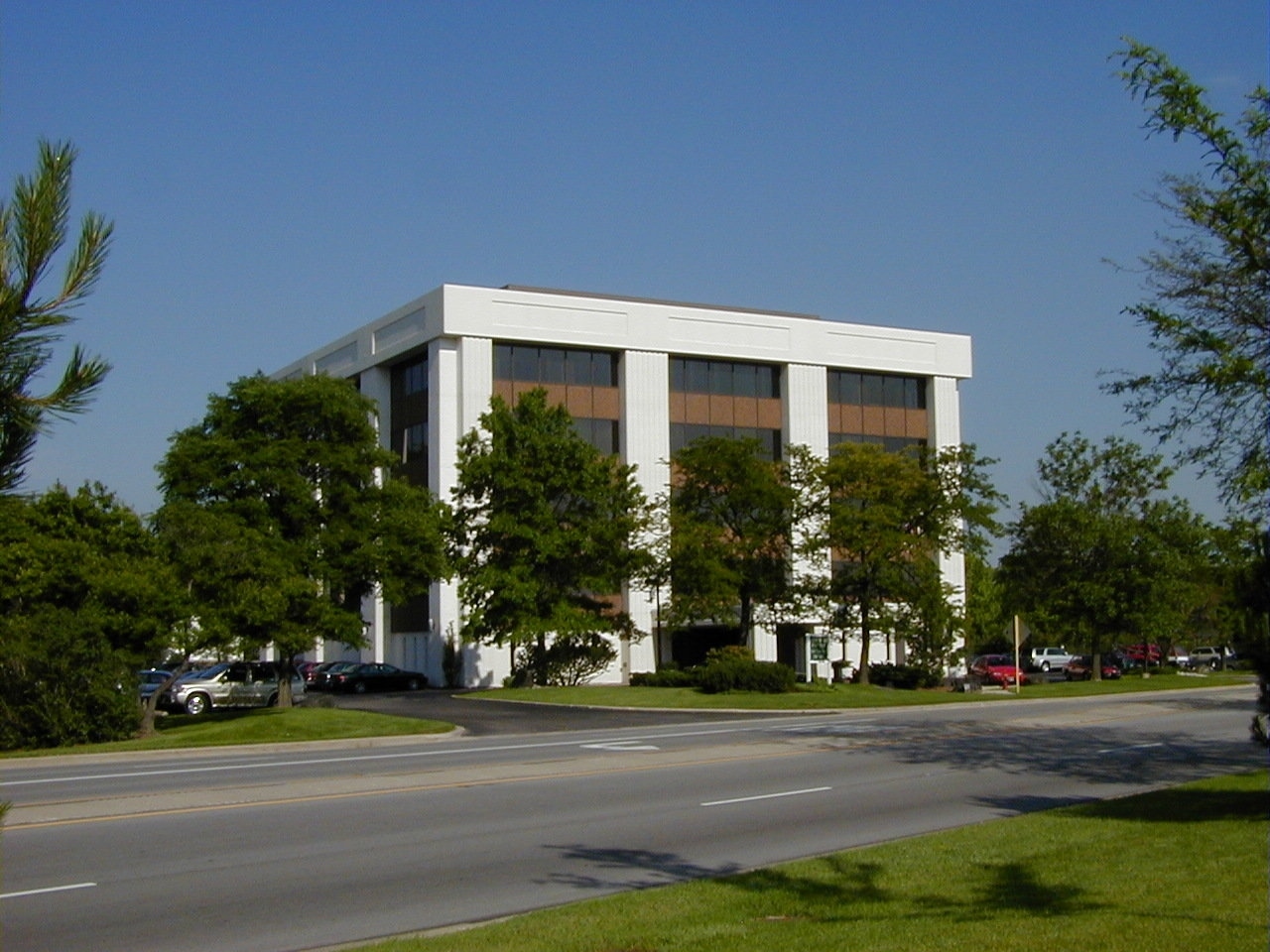 1000 Skokie Blvd, Wilmette, IL à louer Photo de l’immeuble– Image 1 sur 3