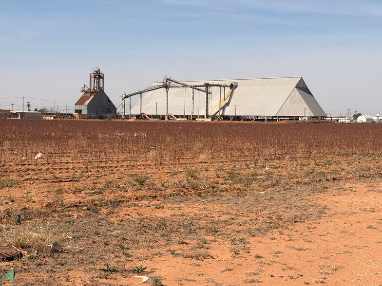 1701 E Highway 114, Levelland, TX à vendre - Photo de l’immeuble – Image 3 sur 8