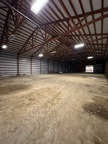 10117 S Spotted Rd, Cheney, WA à louer - Photo de l’immeuble – Image 2 sur 8