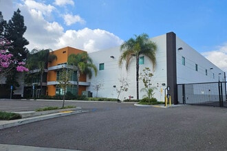 9911 Romandel Ave, Santa Fe Springs, CA à louer Photo de l’immeuble– Image 2 sur 2