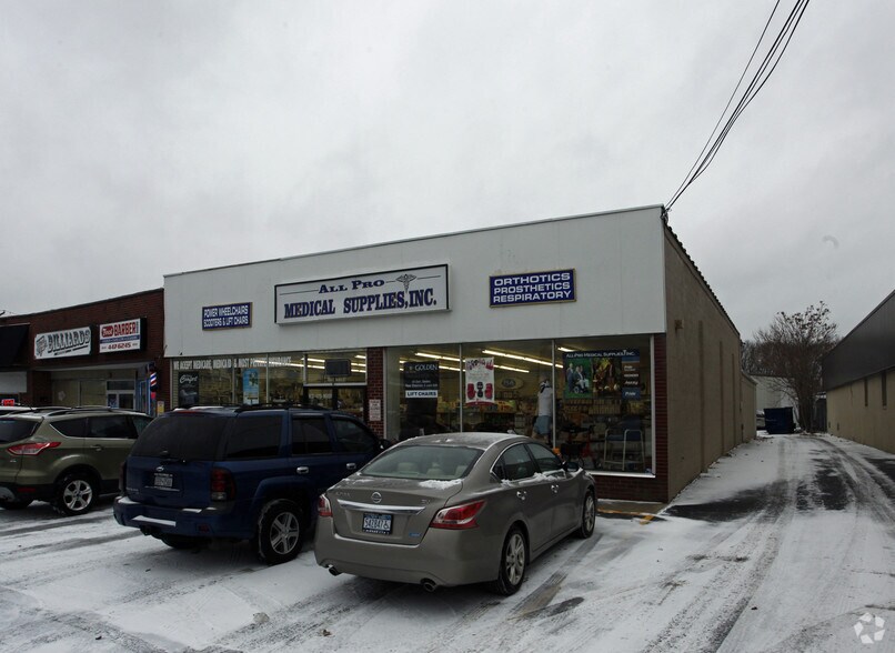 464 E Main St, Patchogue, NY à louer - Photo de l’immeuble – Image 3 sur 11
