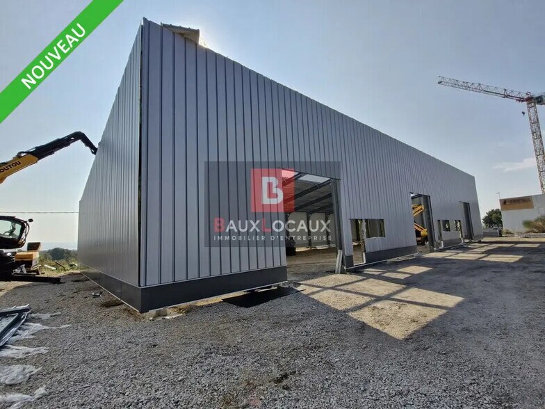 Local d’activités dans Rognac à louer - Photo de l’immeuble – Image 3 sur 9