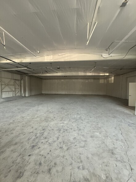 135-151 S Eucla Ave, San Dimas, CA à louer - Photo de l’immeuble – Image 2 sur 14