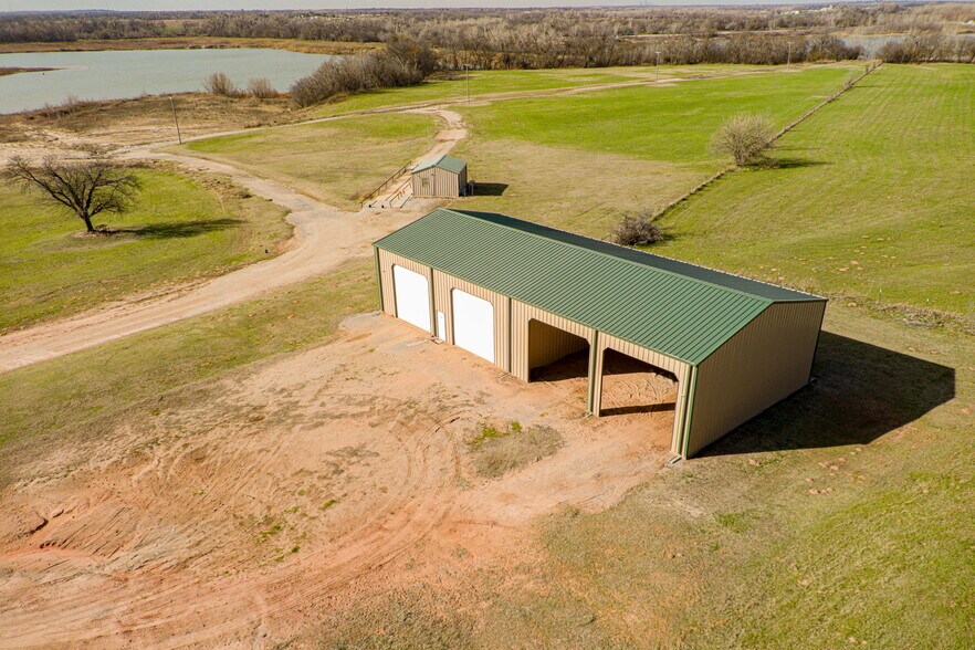 12941 N Anderson Rd, Jones, OK à vendre - Photo principale – Image 1 sur 21