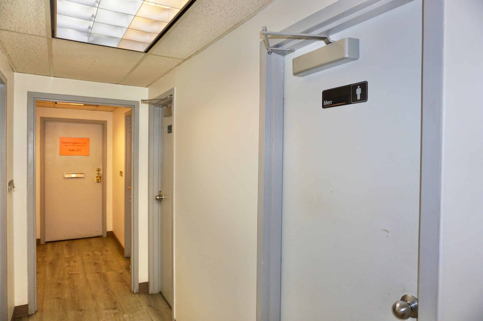 105 S Roselle Rd, Schaumburg, IL à louer Photo intérieure– Image 1 sur 13