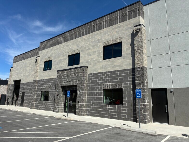 1657 S. Boston St STE B, Lehi, UT à louer - Photo de l’immeuble – Image 3 sur 18