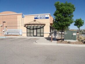 11890 Vista del Sol Dr, El Paso, TX à louer Photo de l’immeuble– Image 2 sur 6