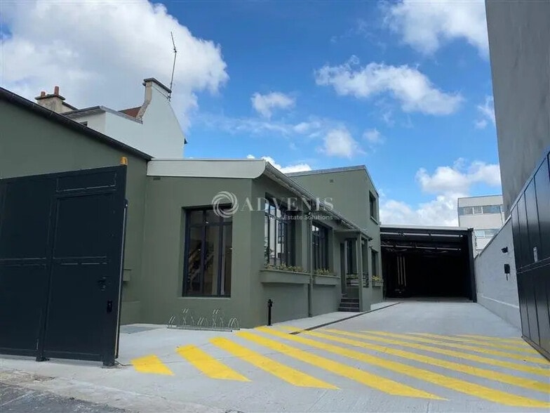 Local d’activités dans Montreuil à louer - Photo de l’immeuble – Image 1 sur 12