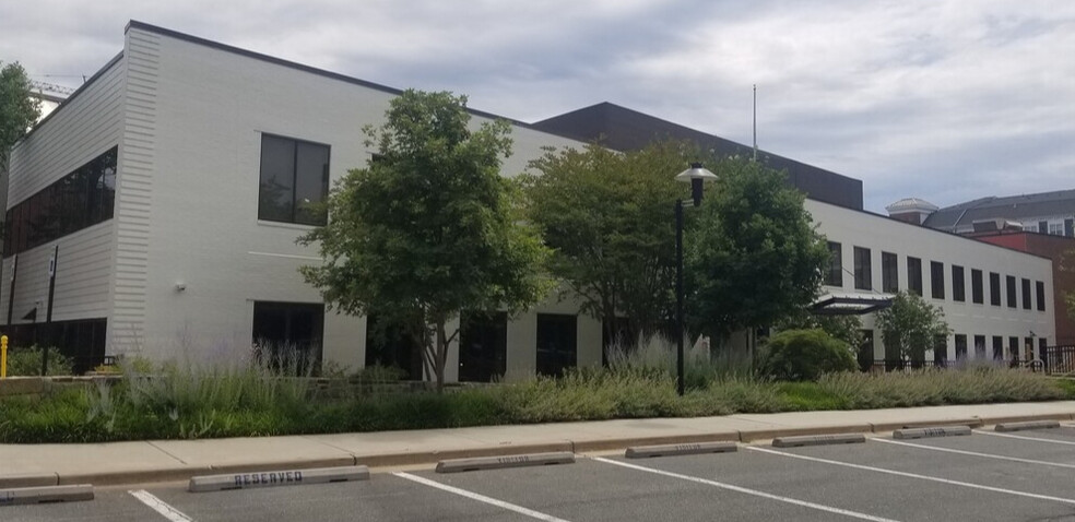 1626 E Jefferson St, Rockville, MD à louer - Photo de l’immeuble – Image 2 sur 3
