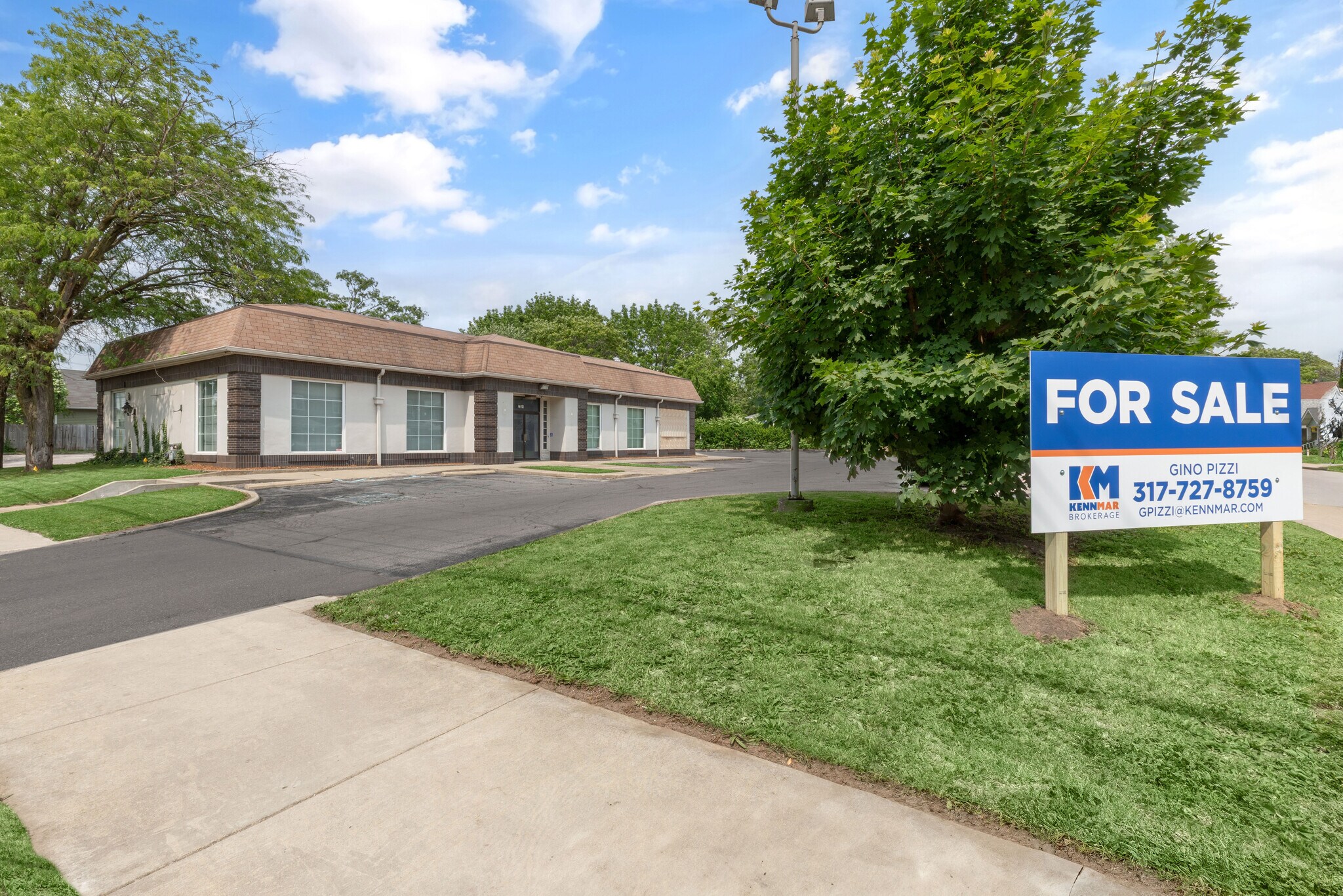2359 S Shelby St, Indianapolis, IN à vendre Photo de l’immeuble– Image 1 sur 22
