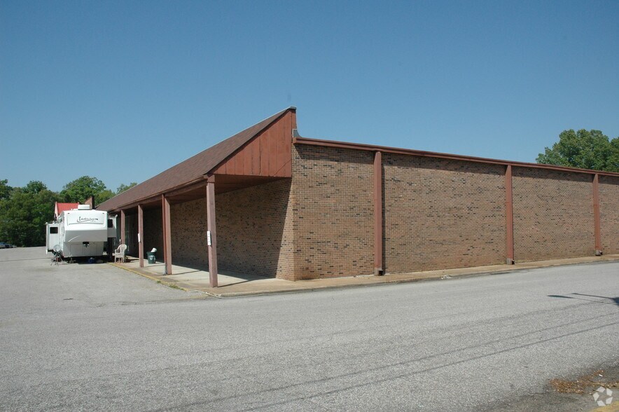 5024-5028 S 1st St, Milan, TN à louer - Photo de l’immeuble – Image 2 sur 6