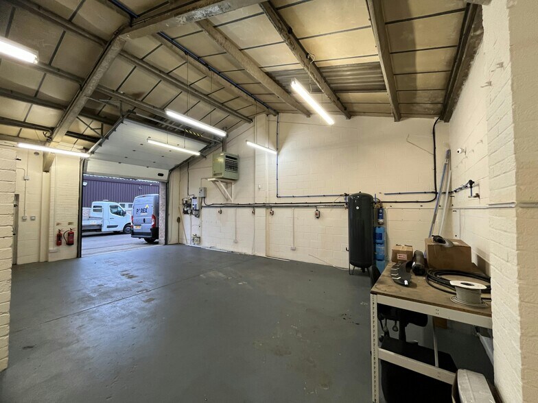 Bicester Rd, Aylesbury à vendre - Photo de l’immeuble – Image 3 sur 16